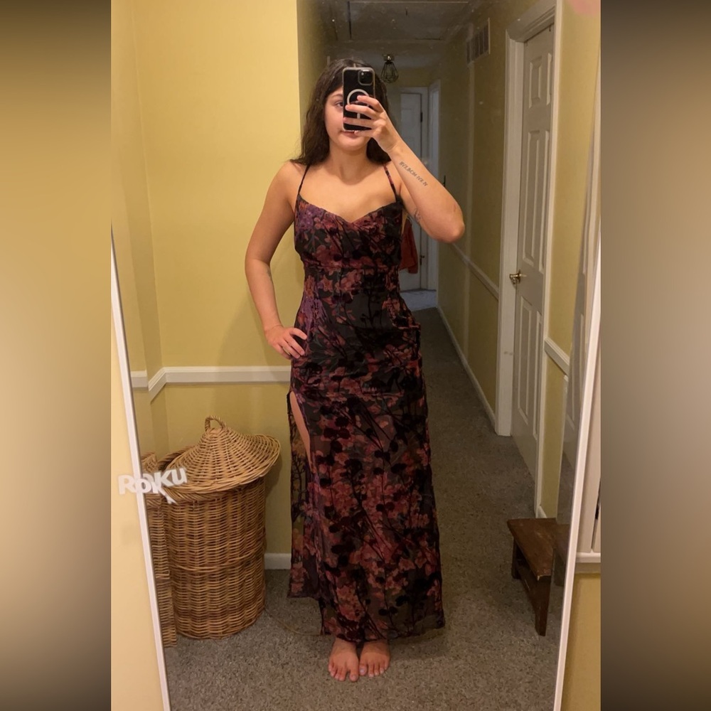 Showpo dress size 6 brand new